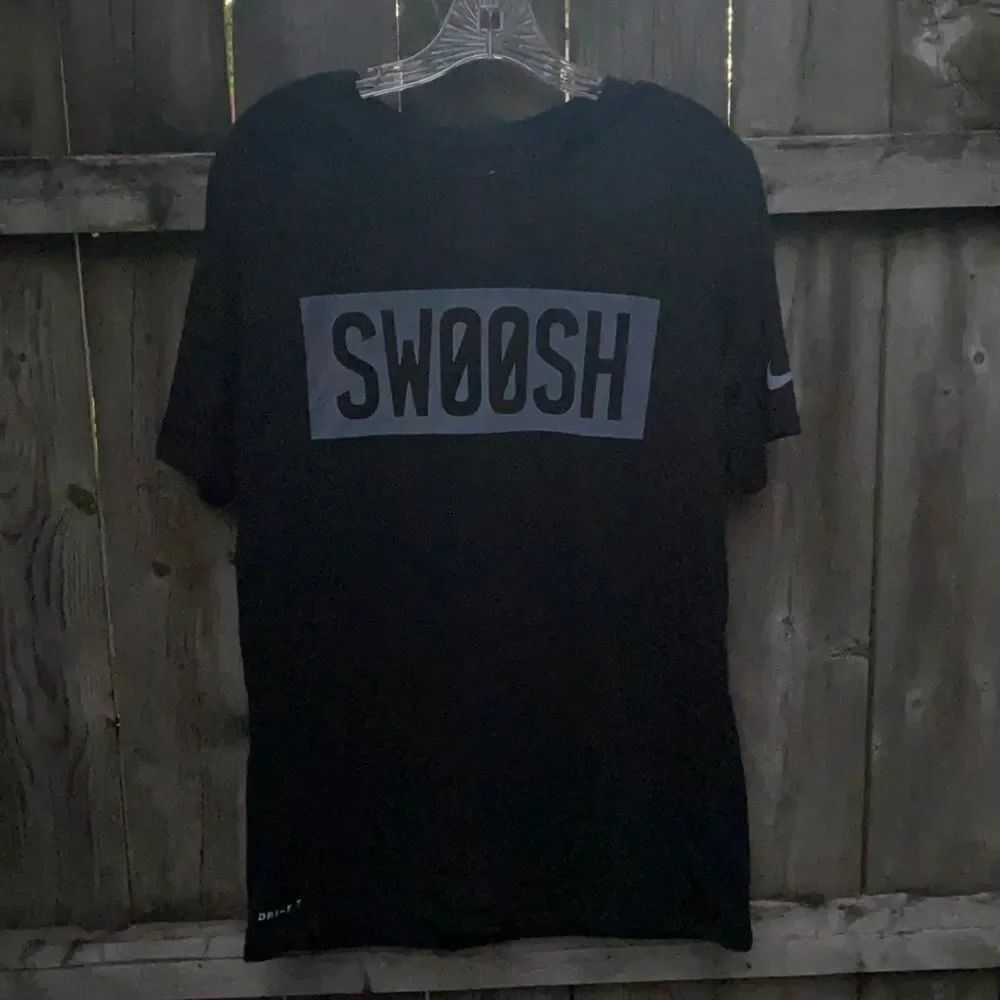 Nike Tee sz. L